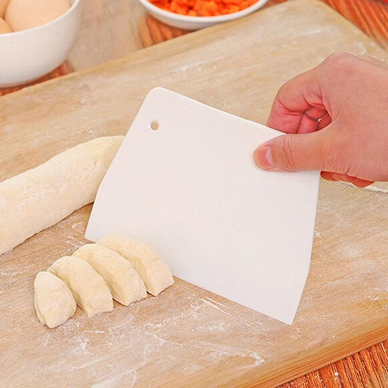 

Plastic Dough Icing Fondant Scraper Cake Decorating Baking Pastry Tools Plain Smooth Spatulas Sweet Cake Cutters Bread Slicer