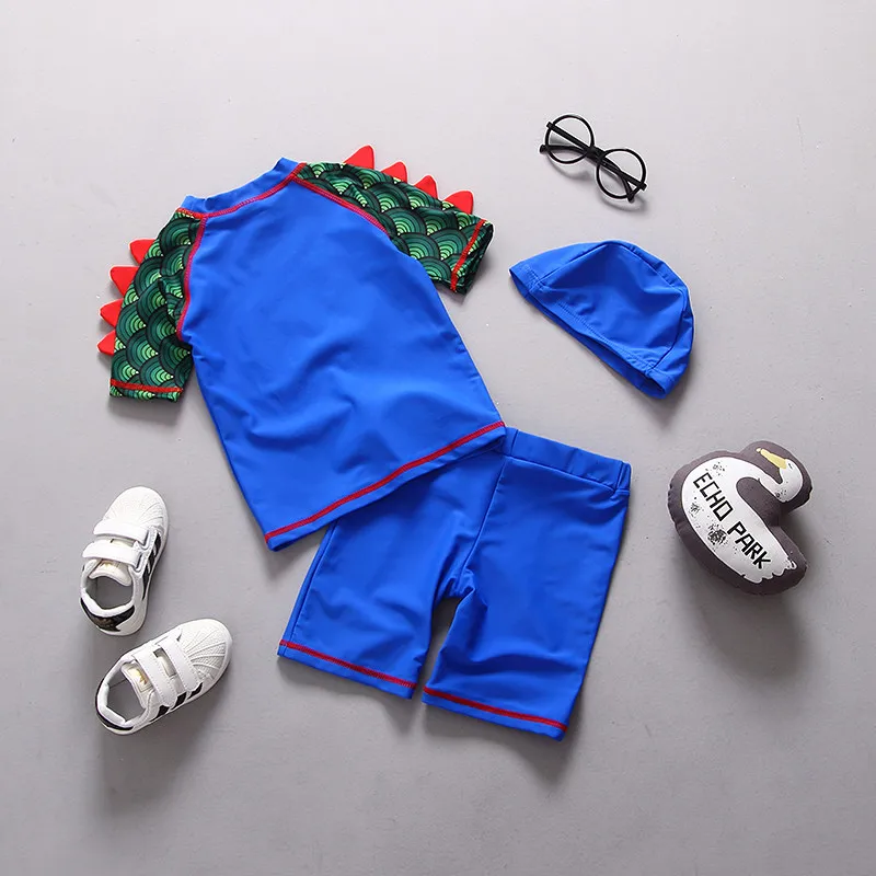 Детский купальный костюм из трех предметов; купальный костюм для мальчиков с короткими рукавами и принтом динозавра; UPF50; детский купальный костюм; одежда для купания для малышей