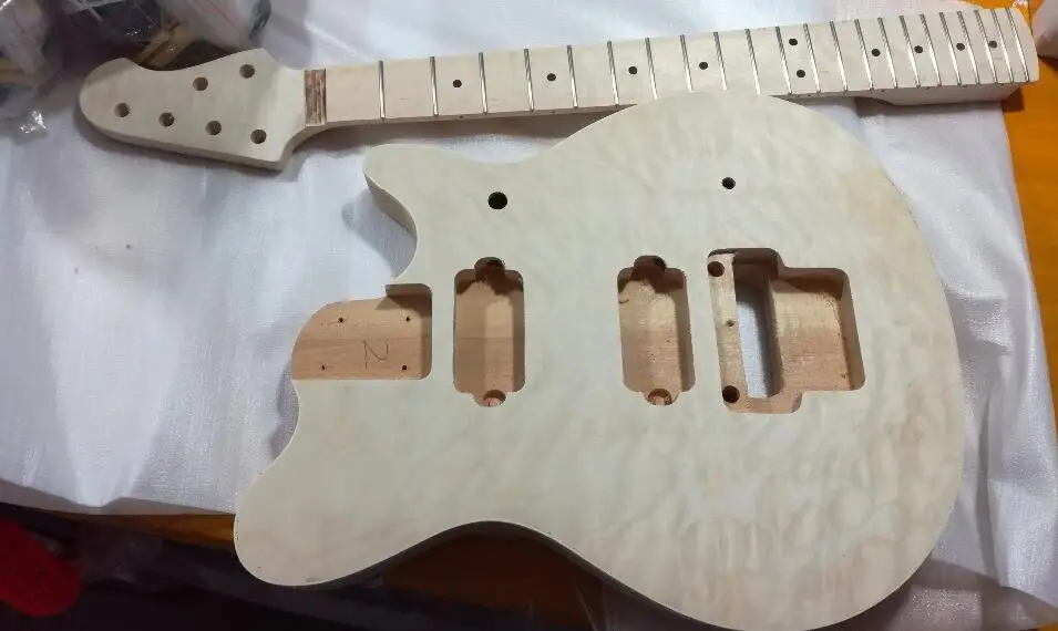 

New Popular GYEVH-0010 solid mahogany tiger stripes DIY Kit Set electric guitar with Accessories ,Be customized, Free shipping