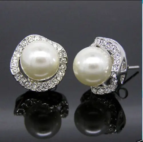 

Wholesale FREE SHIPPING DD NOBBY WOMEN JEWELRY SILVER PLATED WHITE SHELL PEARL EILVER EARRING STUD A0422