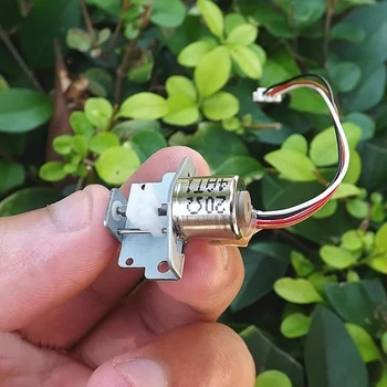 

Miniature Slide Stepper Motor with 10mm Long Screw Rod DC 5V 2 phase 4-wire Stepper Motor Small Motor White Slider 20 ohms