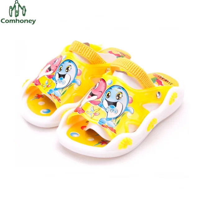 1205 Filles Sandales Plage Bébé Plage Chaussures Pantoufles Enfants De Bande Dessinée Dété Pu Garçons Sneakers Chaussures Pour Enfants Dans