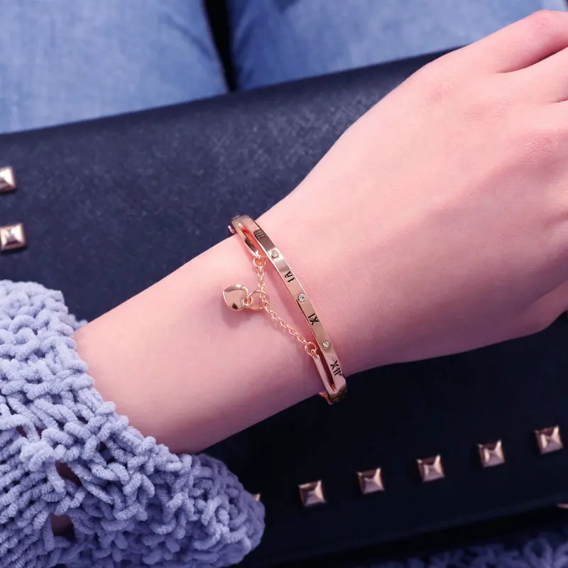 

Women Retro Personality Bangle Bracelet Wrist Accessories Female Lady Fashion Wristlet Match Wristwatches