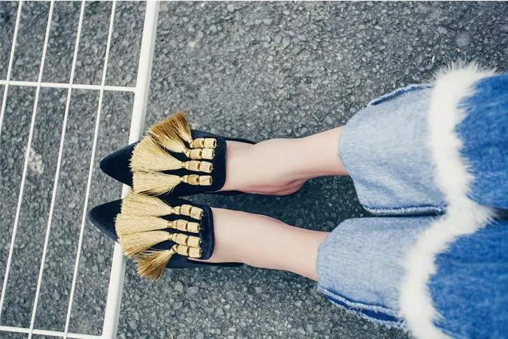 Designer Velvet Women Tassels Slippers Leisure Ladies Flats Summer Womens Slides Summer With Flowers Fringed Pointed Toe Loafers