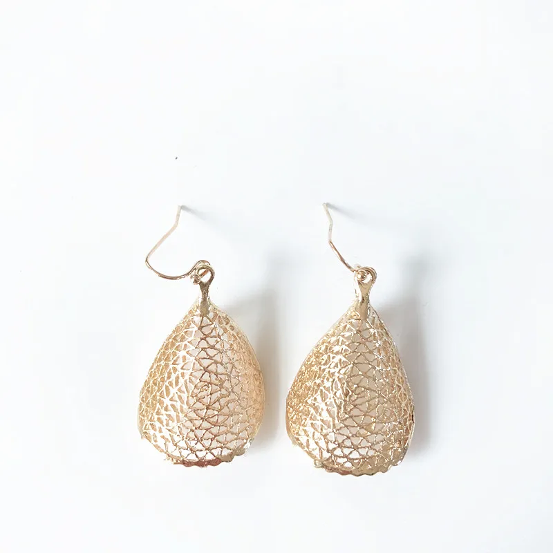 

Free Shipping New Filigree Roll Leaf Fashion Dangle Earring