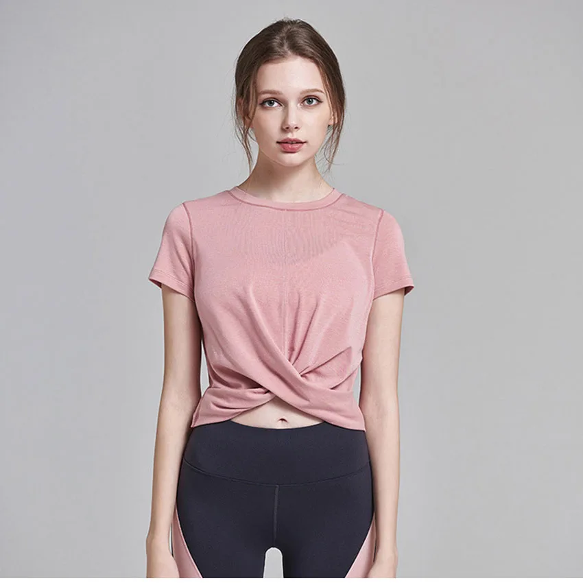 Esportiva de Manga Curta com Frente Curta com Secagem Rápida para Academia e Yoga Camiseta Curta Feminina Senhoras