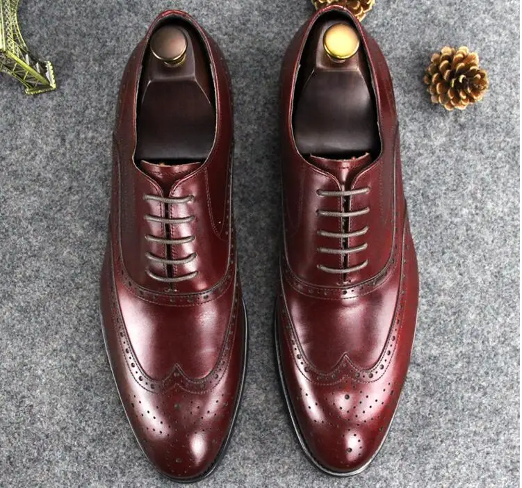 Wedding dress shoes men lace up genuine leather pointed toes carved brogues formal business breathable groom low heel shoes Wedding dress shoes men lace up genuine leather pointed toes carved brogues formal business breathable groom low heel shoes