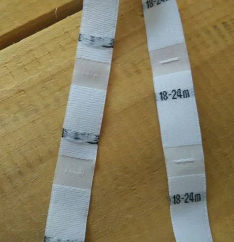 LOT OF 240 WOVEN CLOTHING LABELS L M SIZE TAGS S