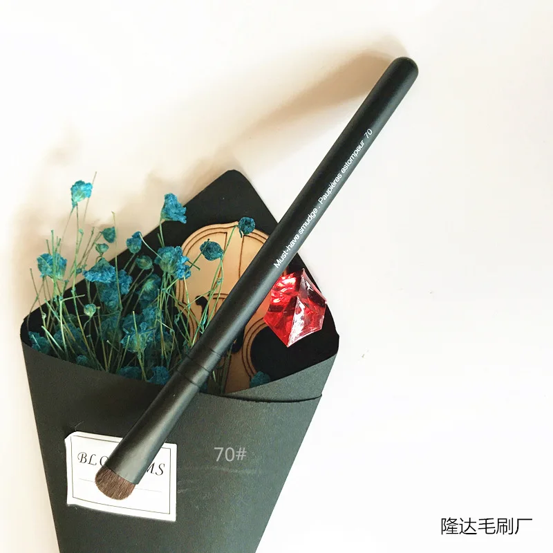 

1pcs Personal tailor eye shadow brush dizzy brush makeup brush makeup tool makeup Shopkeeper Recommended!Large Soft Powder