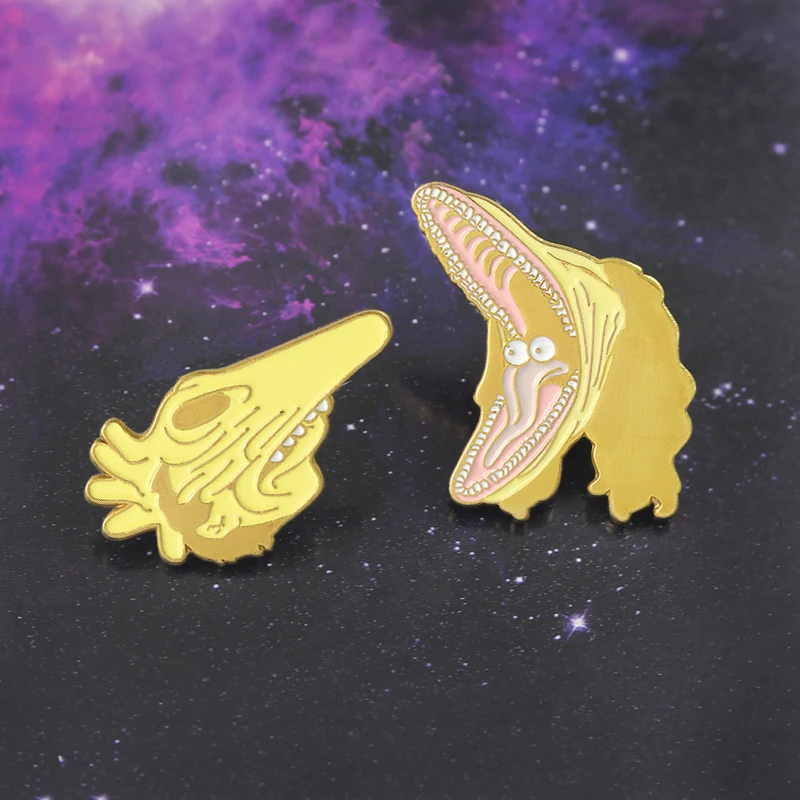 

Beetlejuice Brooch Comedy Movie Devil Carnivore Monster Snake Yellow Mask Enamel Pin Leather Lapel Badge Friends Gothic Jewelry