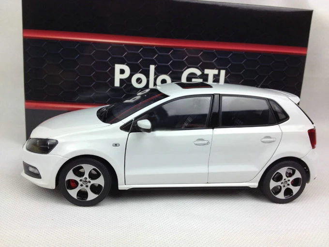 1:18 литая под давлением модель для Volkswagen VW Polo GTI 2012 Белый хэтчбек игрушечный автомобиль миниатюрная Коллекция подарков