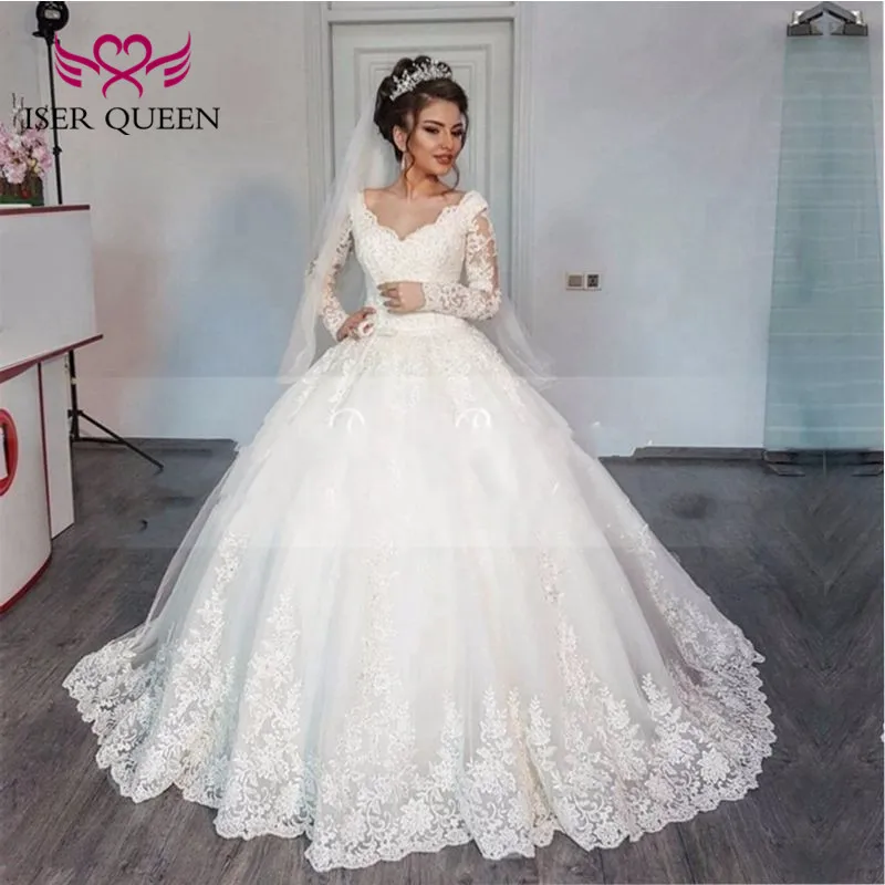 

Elegant V neck Long sleeve Muslim Arab Wedding Dress 2019 Ball Gown Lace up back Court train Plus Size Wedding Gown China W0013