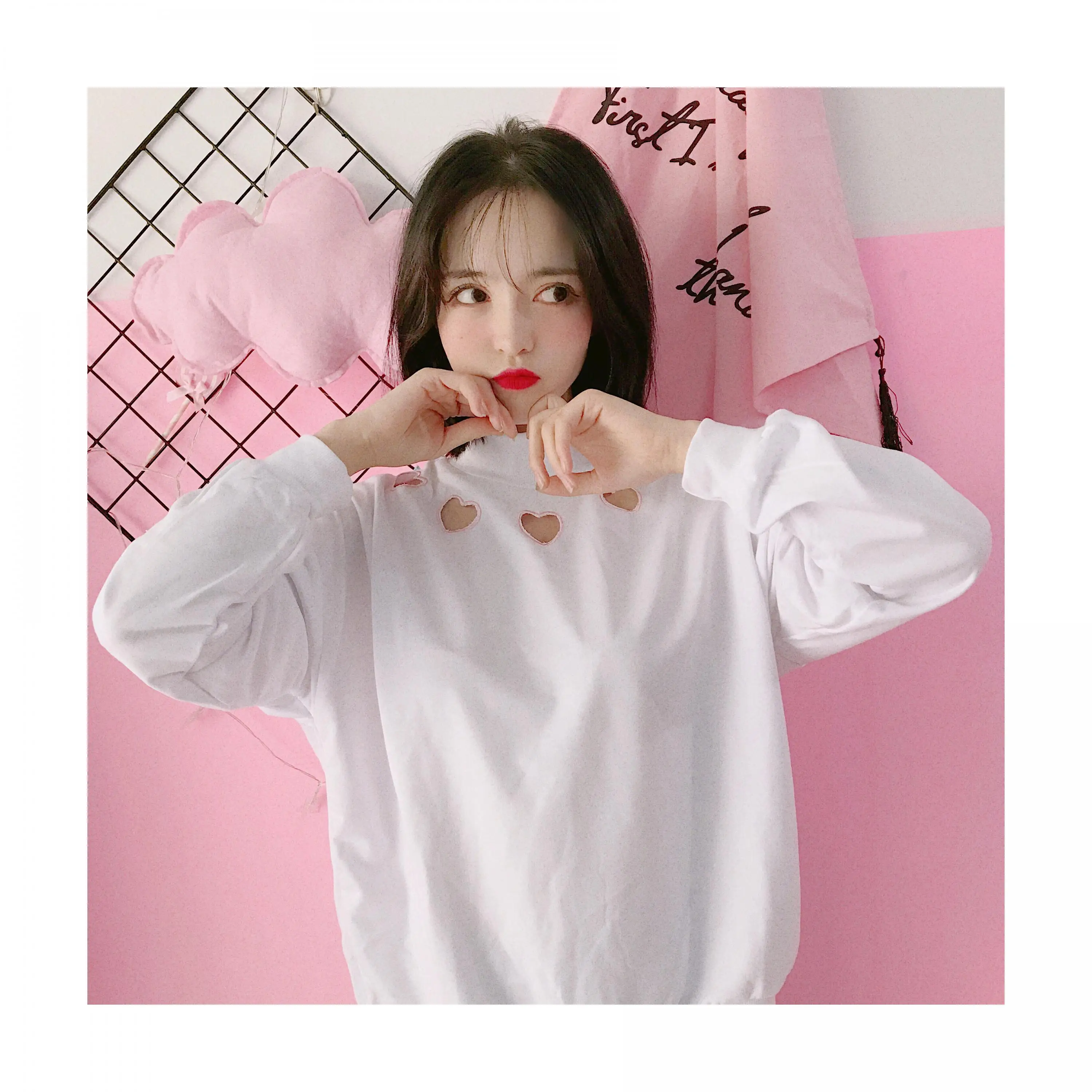  2017 Autunm New Fashion Thin Red Heart Hollow Out Casual Cute Fresh Long Sleeve Female Sweatshirts