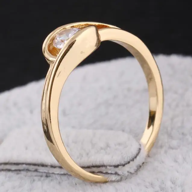 GUSSIARRO Free Shipping Round CZ Fashion Jewelry  Yellow Gold-Color White Cubic Zirconia Cute Wedding Ring for Women