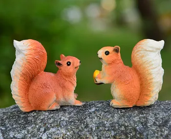 

1 pairs Small squirrel ornament resin handicraft moss micro landscape gardening statues sculpture Home wedding decoration dies