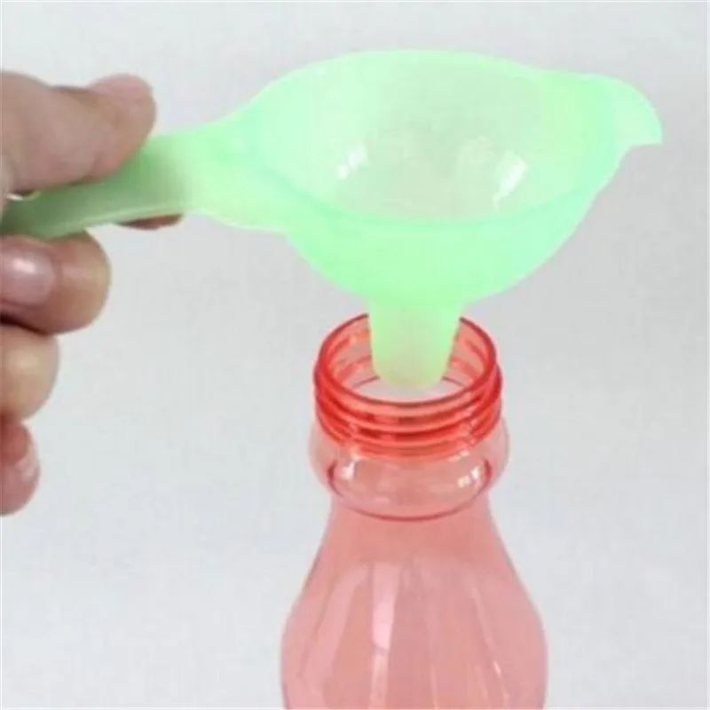 помпа для перелива воды. воронка для бензин 200мм пластиковая. помпа для вина. пиво разливное в бутылках. помпа для пятилитровой бутылки.