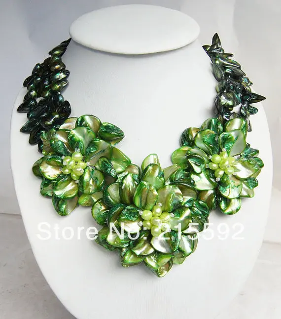 New Fashion Green Flower Necklace With 