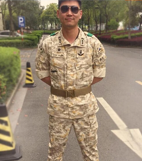 

Military uniform Camouflage suit Digital desert Combat suit Tactical suit for men