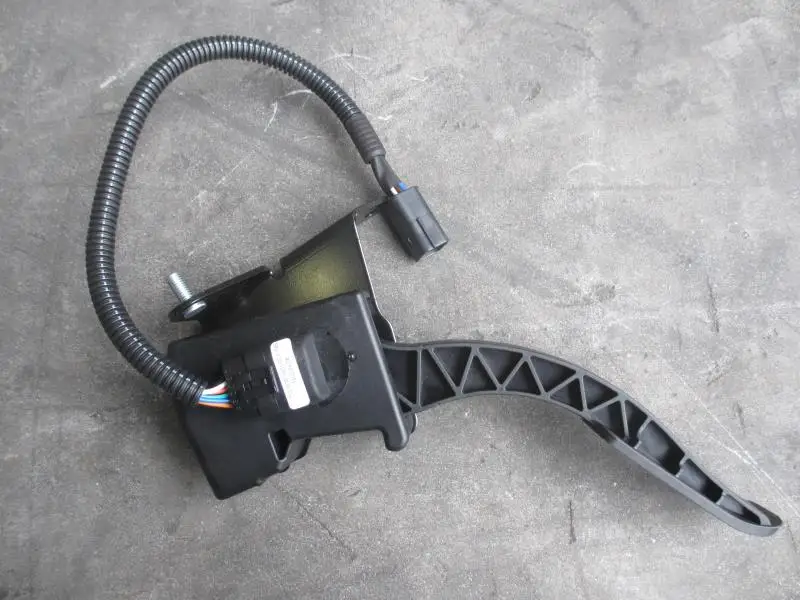 

SHACMAN Delong Truck Spare Parts electronic throttle pedal DZ93189570083