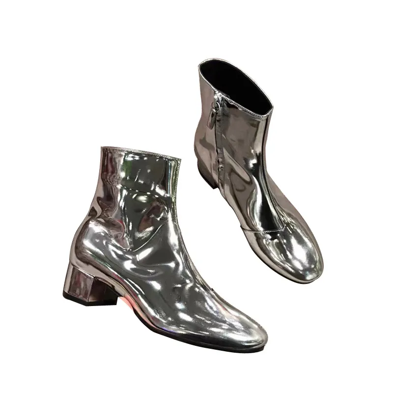 Женские ботильоны из серебристой лакированной кожи; Популярные Модные осенние короткие ботинки с круглым носком на квадратном каблуке; женская обувь для вечеринок в сдержанном стиле