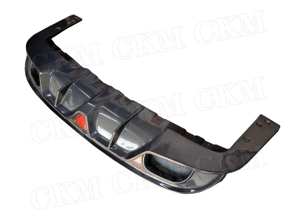 With Lamp Carbon Fiber Rear Lip Diffuser Spoiler for Alfa Romeo Giulia Sedan 4 Door FRP Bumper Guard