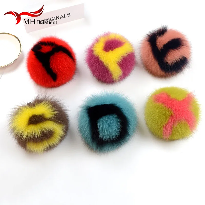 

15cm Big Fluffy Bag Bugs Pom Pom Keychains Handmade Alphabet Real Fox Fur Ball Key Chain Bag Charm Monster Letter Pompoms Gift