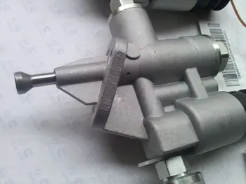 

big hole pump C4988748