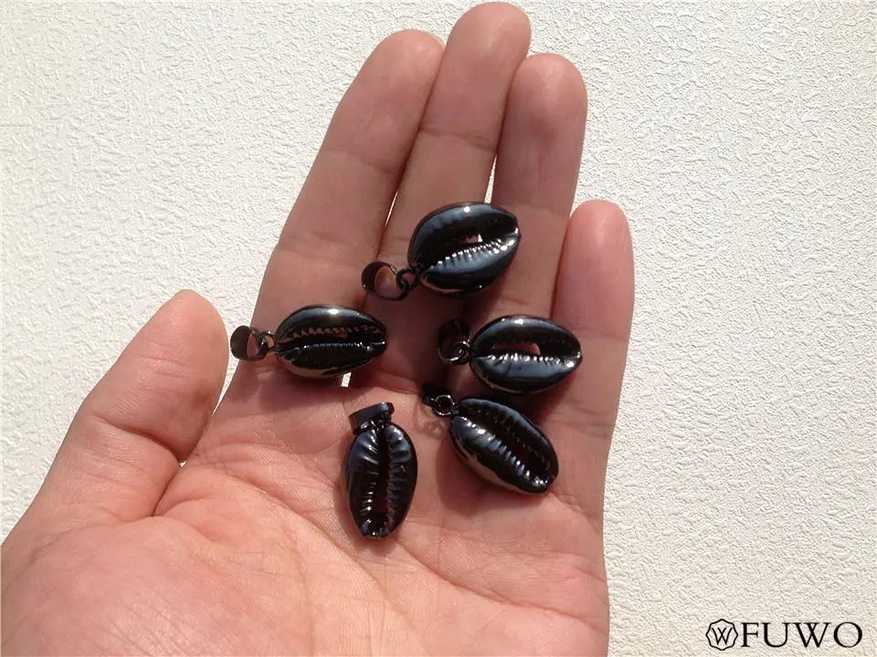 Natural Cowrie Shell Pendant 12