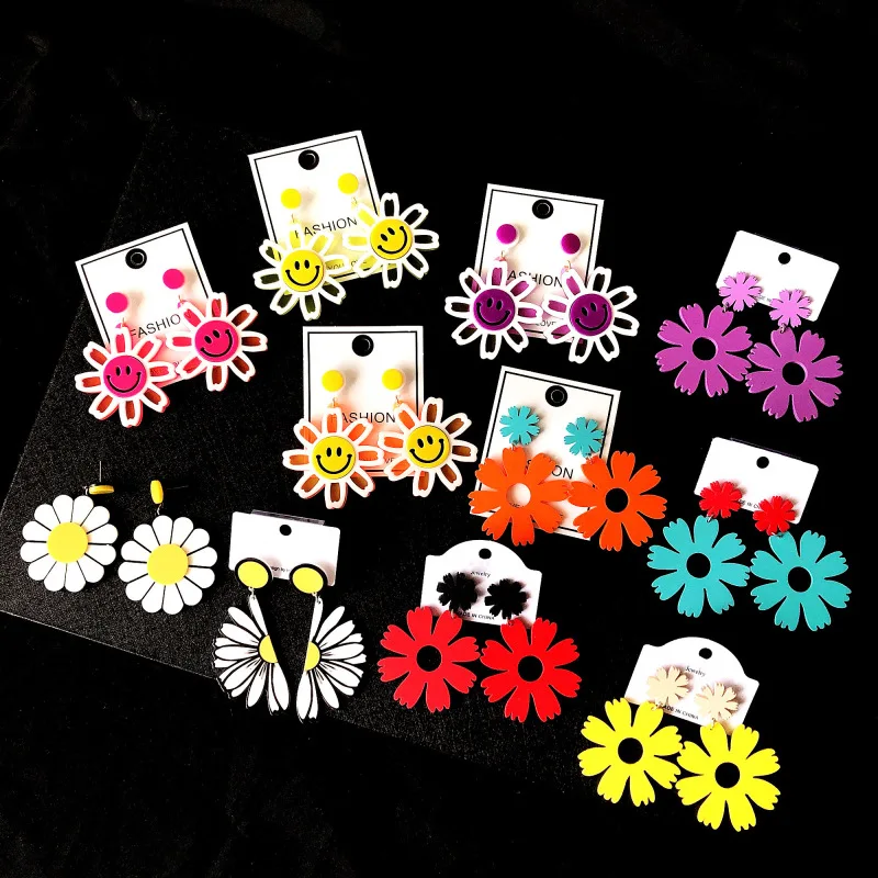 

2019 Summer Korean Style Fashion Cute Acrylic 11 Colors Smiley Face Sun Flower Petal Plant Stud Earring For Women Girl Gift