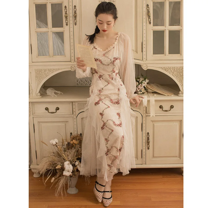 Ubei, летнее платье феи, французское Ретро Марлевое вышитое пляжное платье, женское кружевное длинное платье - Цвет: Бежевый