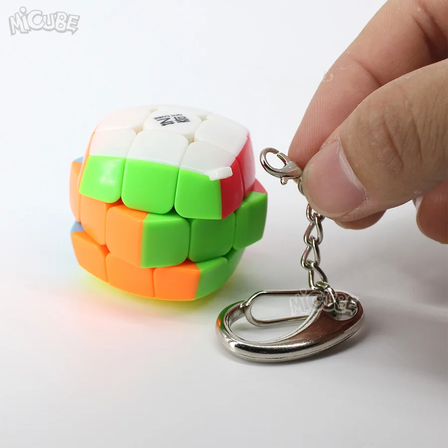 

Qiyi Cube Mini Speed Magic Cube 3x3x3 Keychain Cube Puzzle GAme 3x3x3 Mini Cubo Magico 3cm 30mm with Key Ring Toys For Boy