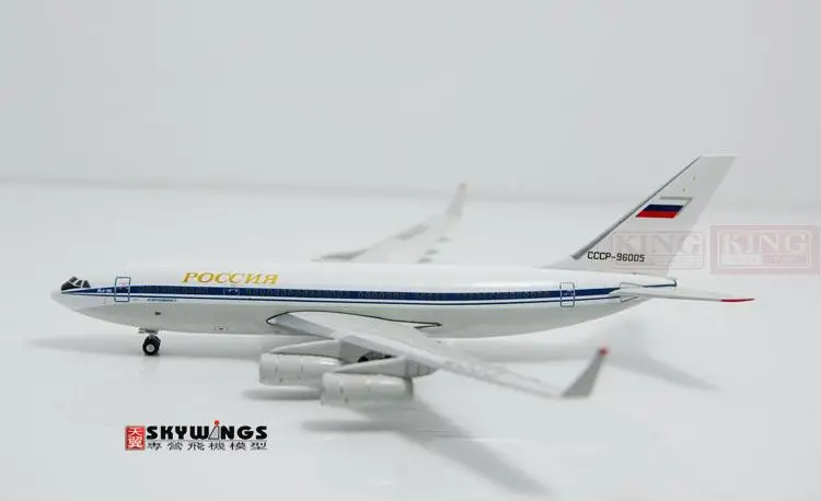 

Phoenix 10744 Russian aviation CCCP-96005 IL-96-300 gold commercial jetliners plane model hobby