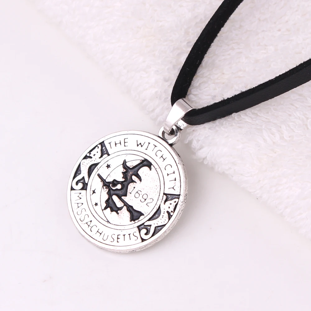 Прямая Модный ведьминский кулон Magick amulet Salem Witch 1692 Moon Cat метла с кожаной цепочкой кулон ожерелье