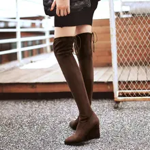 Г. женские эластичные сапоги на высокой танкетке, пикантные ботфорты с острым носком женские зимние сапоги до бедра на меху черный, красный