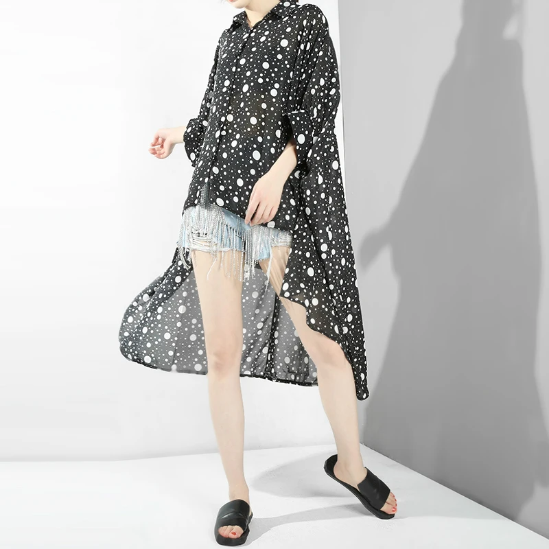 [EAM] 2019 جديد الربيع الصيف التلبيب كم طويل أسود نقطة المطبوعة عودة طويلة الشيفون كبير حجم قميص المرأة بلوزة الأزياء المد JR45