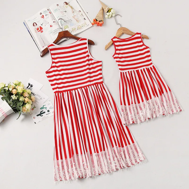 

2018 Mother& Me Family Matching Clothes Mother Daughter Dresses Clothes Striped Mom and Daughter Dress Kids Parent Child Outfits
