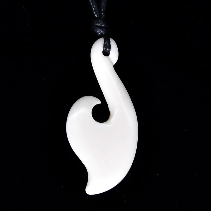 

New Zealand Maori Yak Bone Manaia Necklace Women's Men's Handmade Carved Fishhook Pendant Hawaii Tribal Surfer Talisman Jewelry