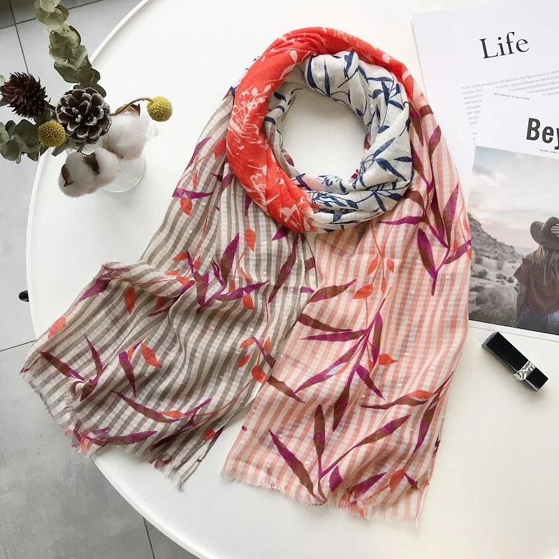 

Bandana Hijab Scarf Cotton And Tassel Sunscreen Printed Patchwork Fashion Foulard Femme Women Winter Warm Scarve Lovely Pashmina