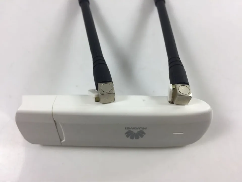 Clé Internet 4G - Huawei - E3372-325-w - LTE 150 MBit/s - USB - Blanc