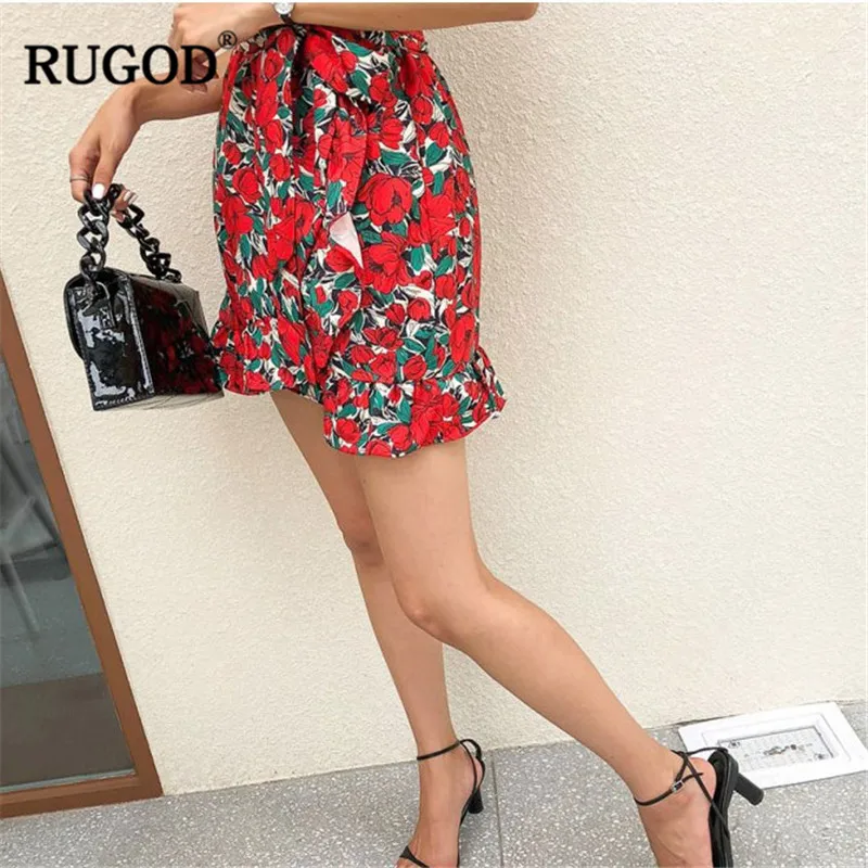 Женское платье с цветочным принтом RUGOD мини облегающее короткими рукавами и v