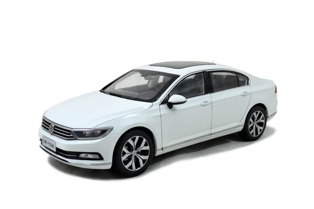 Модель Paudi 1/18 1:18 Масштаб VW Magotan(Passat B8) белая литая модель автомобиля игрушка модель автомобиля открываются двери