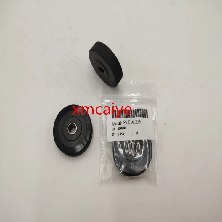 

5 pieces 89.016.236 High quality SM52 rubber roller feeder 32*10*6mm