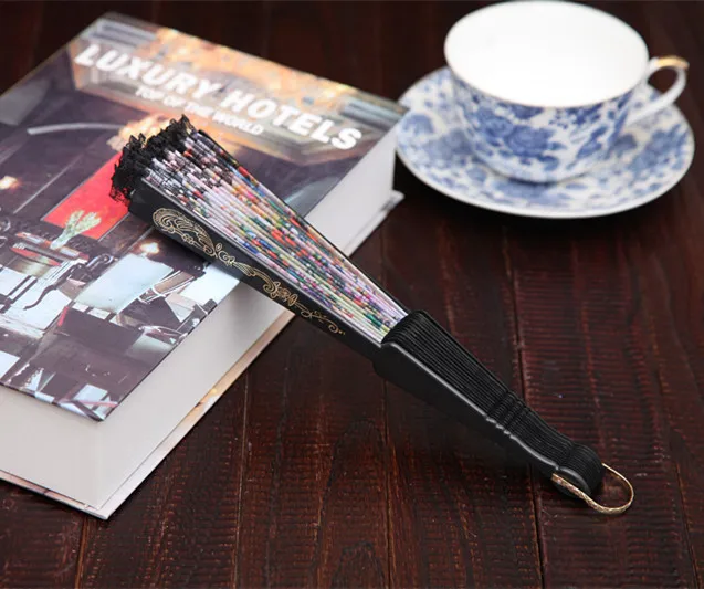 جديد 1 قطعة النمط الصيني الدانتيل باليد مروحة قابلة للطي الرقص حزب الزفاف ديكور الطي باليد البلاستيك العظام القماش fanC522