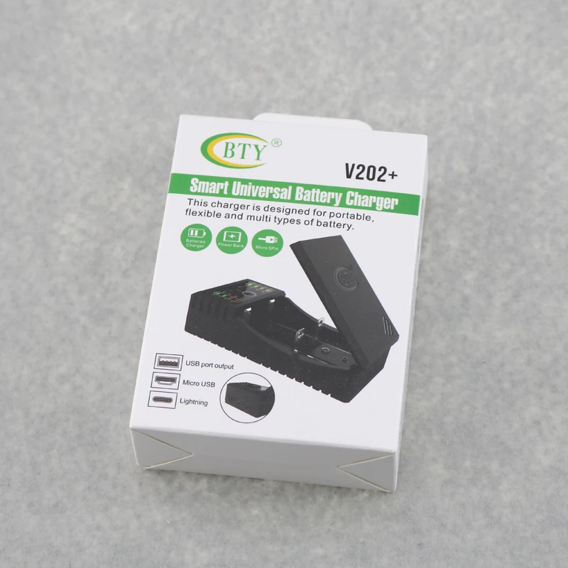 

Smart Universal Battery Charger For 18650 16340 10440 18350 C Size Batteries & Micro USB Output 5V Charger For Phone