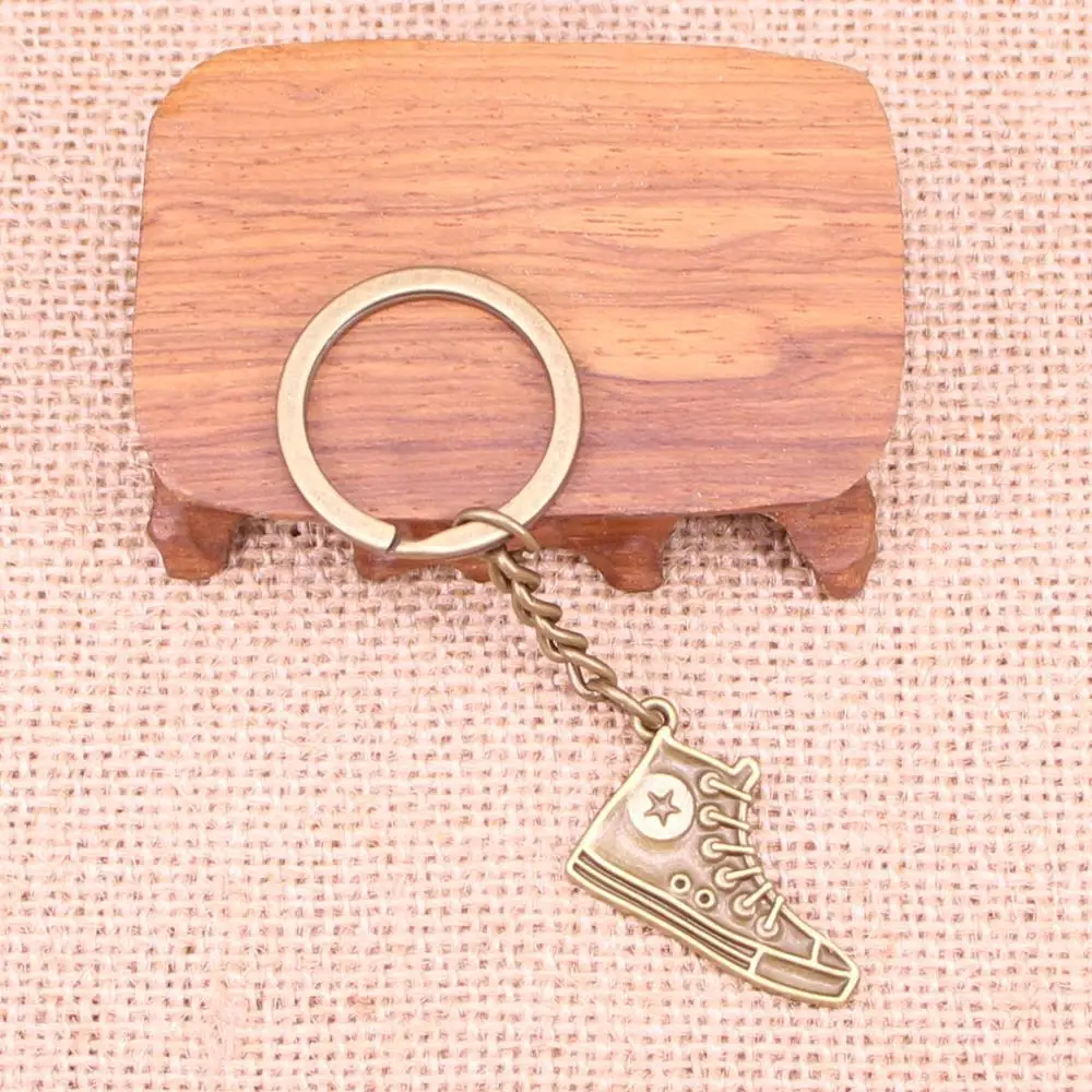 

20pcs New Fashion Keychain 30mm basketball shoes Pendants DIY Men Jewelry Car Key Chain Ring Holder Souvenir For Gift