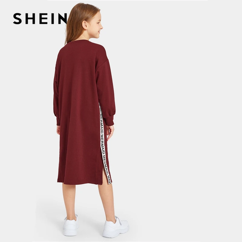 Kopen SHEIN Kiddie Effen Contrast Brief Tape Detail Split Toevallige Sweater Jurk 2019 Lente Lange Mouw Meisjes Straight Jurken