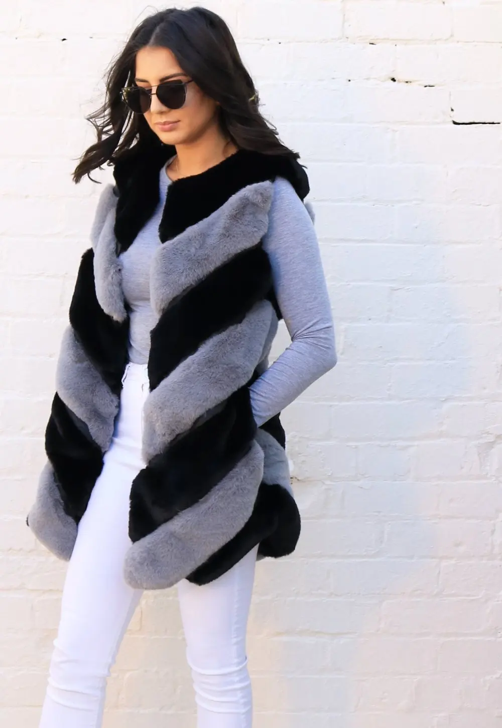 GILETS_-_DIAGONAL_PANELLED_LONGLINE_-_GREY_BLACK_-_FRONT_MS
