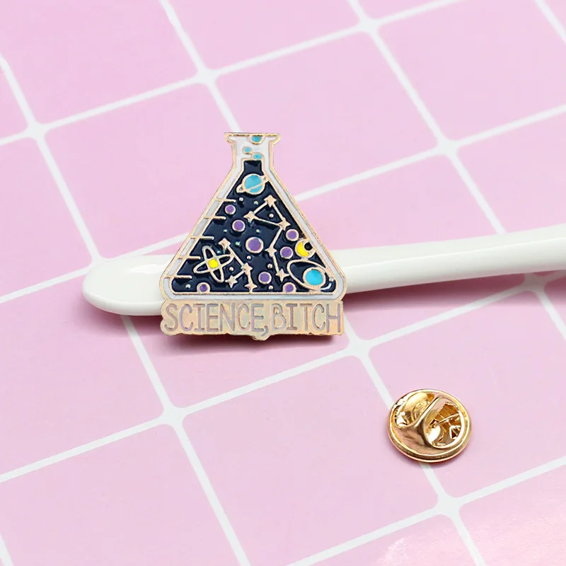 

Creative Science Experiment Cup Chemical Reaction Space Planet Brooch for Women Star Moon Enamel Pin Badge Science Lover Gift