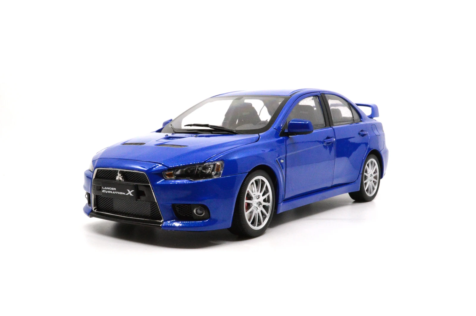 Модель Paudi 1/18 1:18 Масштаб Mitsubishi Lancer EVO X Синий литой модельный автомобиль двери открытый руль слева