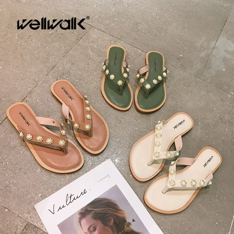 

Luxury Slippers Styles Flip Flops Women Indoor Slides Fashion Summer Shoes Rivets Flat Sandals Female Beach Shoes